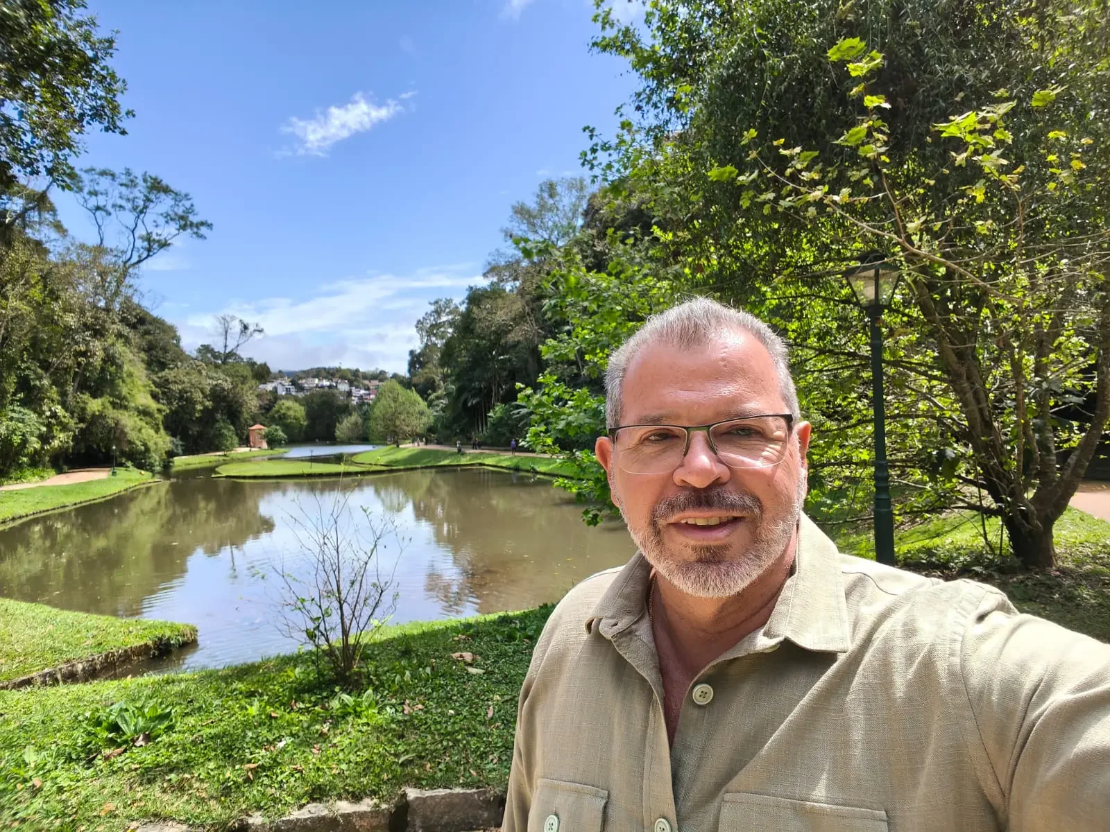 Dr. Paolo Farsoun Dorsa, psicólogo em Três Lagoas
